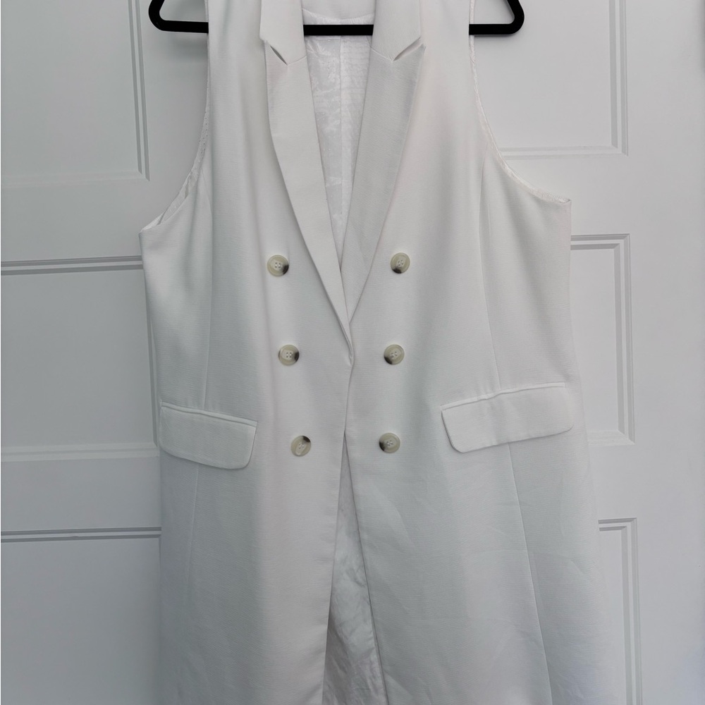 Elegant White Double-Breasted Vest